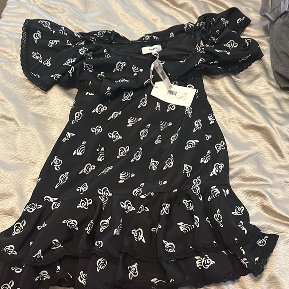 Likely Adelia Off-the-Shoulder Rose-Print Women’s Mini Dress, Black/white, 4 - Picture 5 of 5